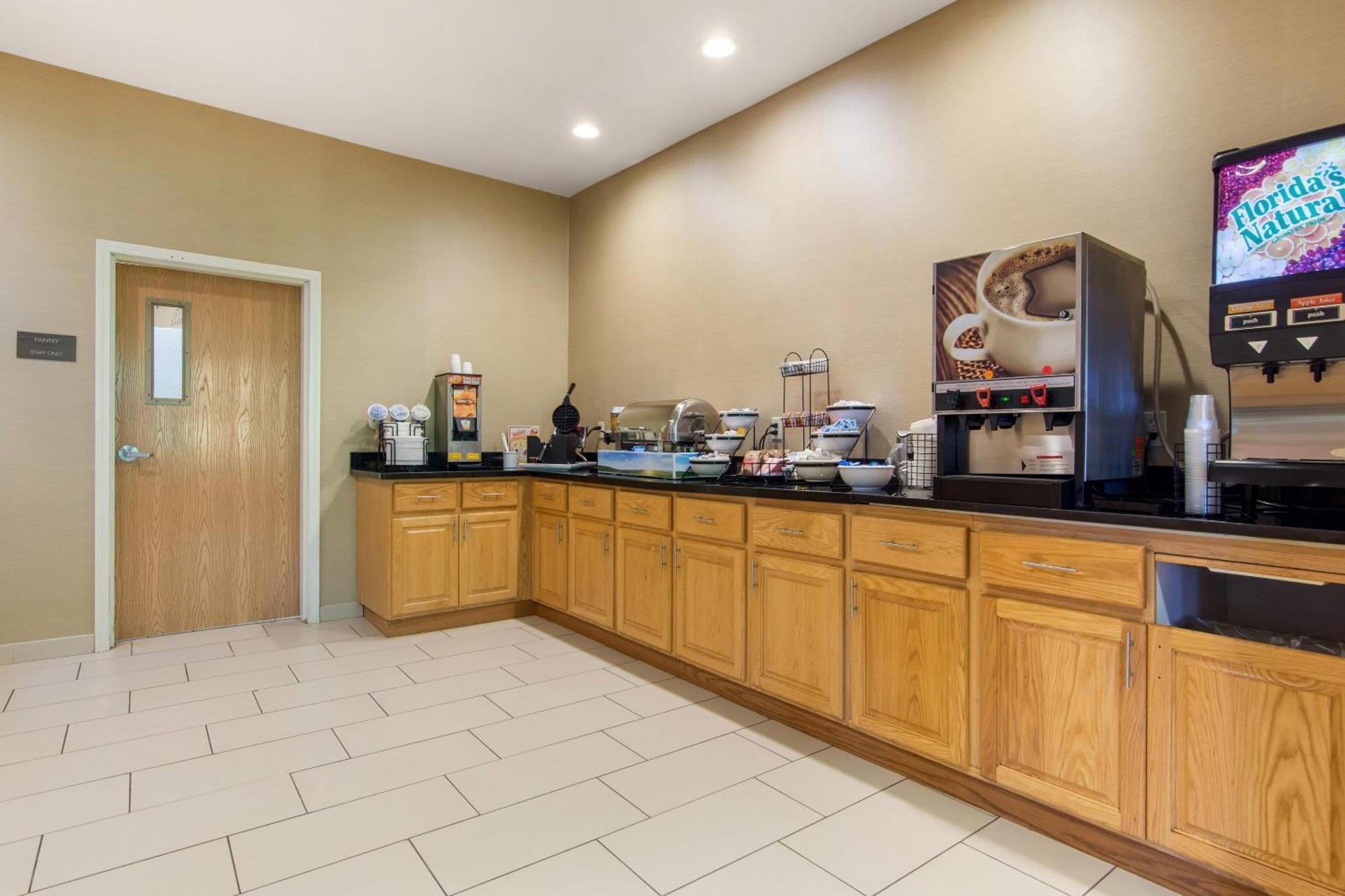 Comfort Inn&suites Milford/cooperstown